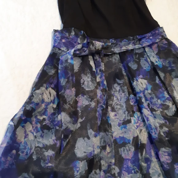 Dress🎀🎀🎀🎀 - Picture 3 of 7